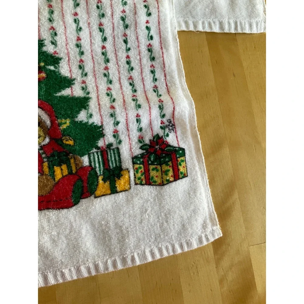 Vintage Christmas Hand Towels Set of 2 Teddy Bears Christmas Tree Holiday Decor